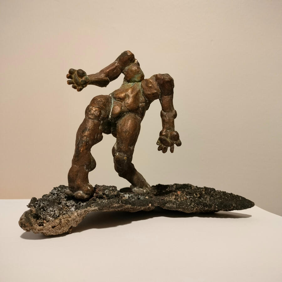 "Köyhän koreografina Petteri Orpo", pronssi, 15 x 19 x 14 cm, 2024